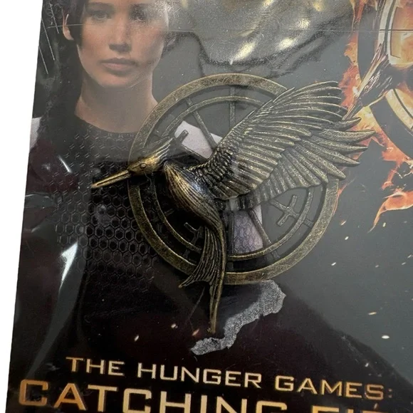 Catching Fire Mockingjay Pin - Gold - Picture 2 of 6